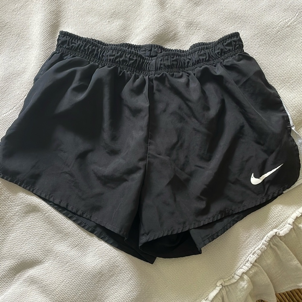 nike drifit shorts size small black worn a couple times but great condition